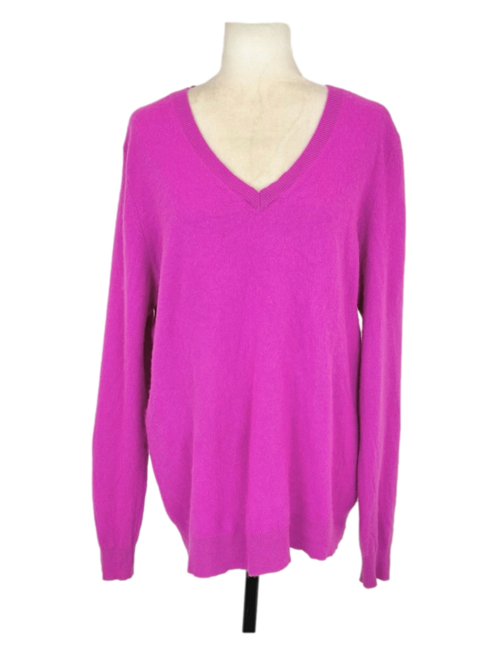 Lord & Taylor pink cashmere sweater